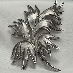 Trifari SET silver tone wavy, leaf brooch/pin , and clip earring set.